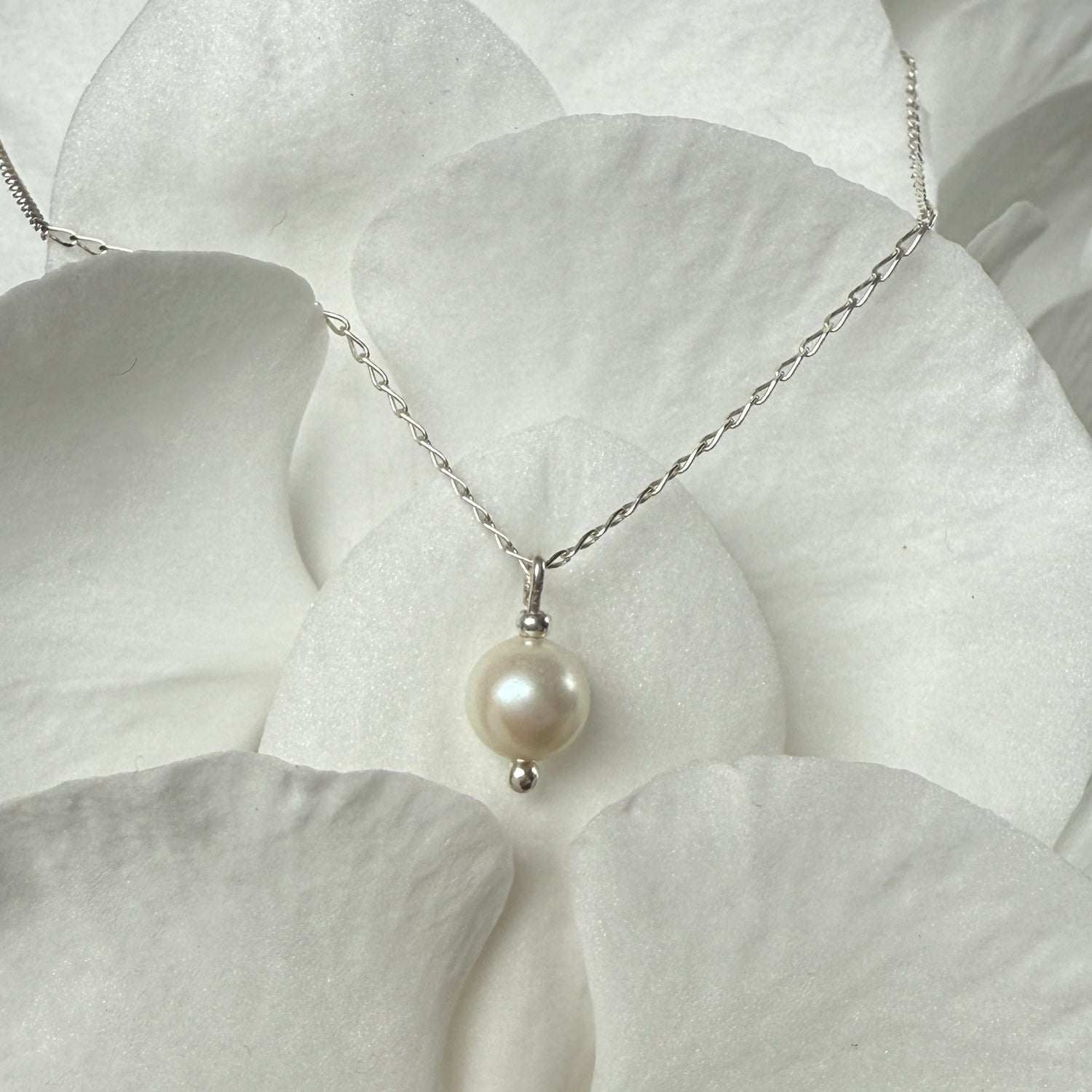 White Pearl & Gemstone