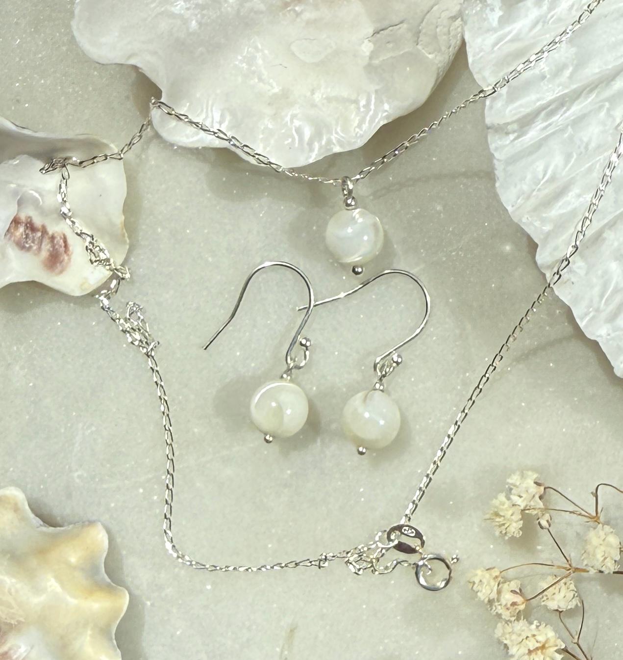 Mother of Pearl Pendant Silver Chain Necklace