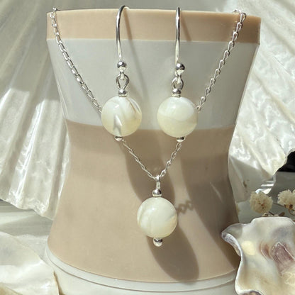 Mother of Pearl Pendant Silver Chain Necklace